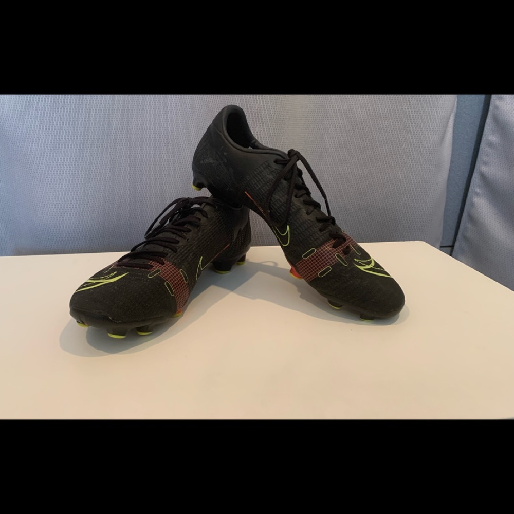 Nike Mercurial Vapor 14 Pro Soccer Cleats Size 8